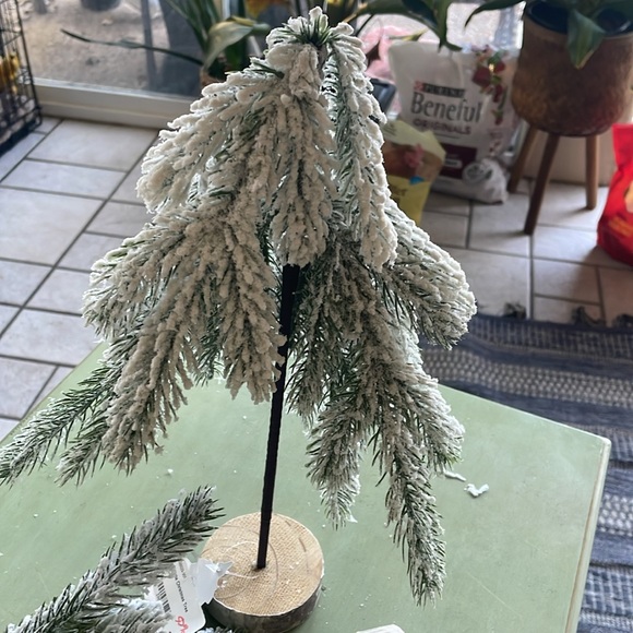 Snow Dusted Tree - set of 2 (NWT) - Picture 3 of 4